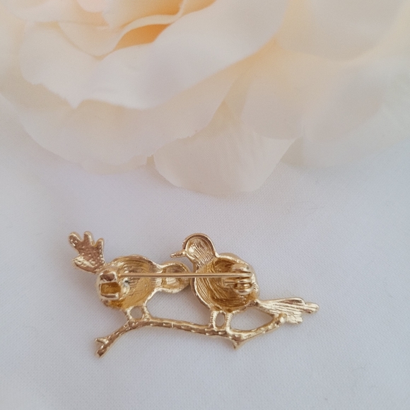 💥 2/ $15 Cute birds on branch Brooch Pin *NWT - Picture 2 of 3
